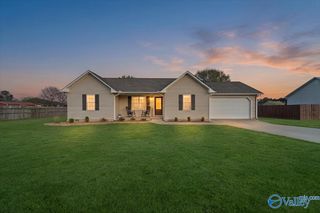 43 Devon Circle, Albertville, AL 35951