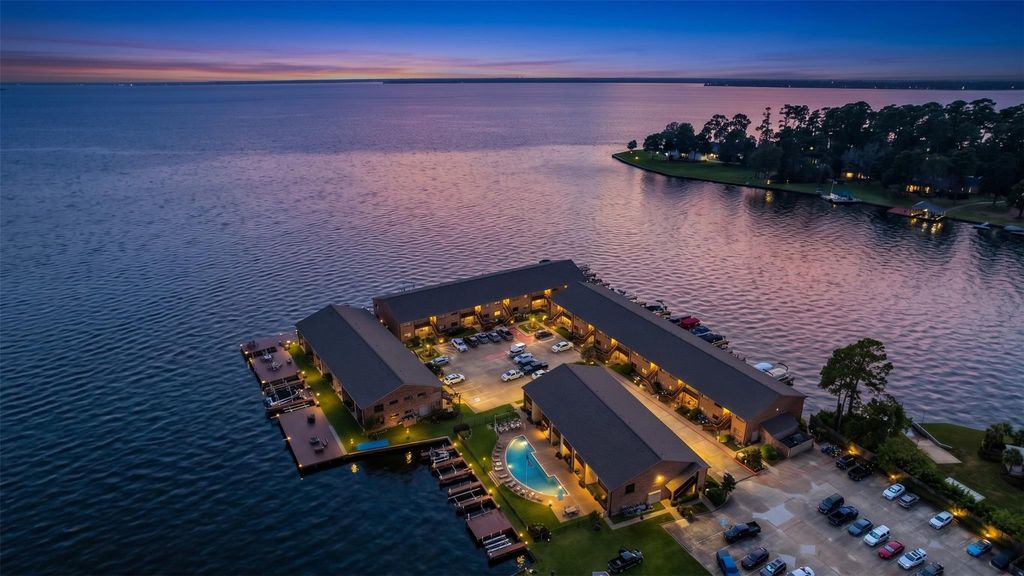 801 River Road 109E, Montgomery, TX 77356