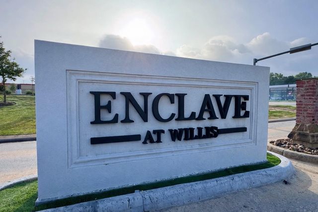 9749 Enclave Ridge Road, Willis, TX 77318