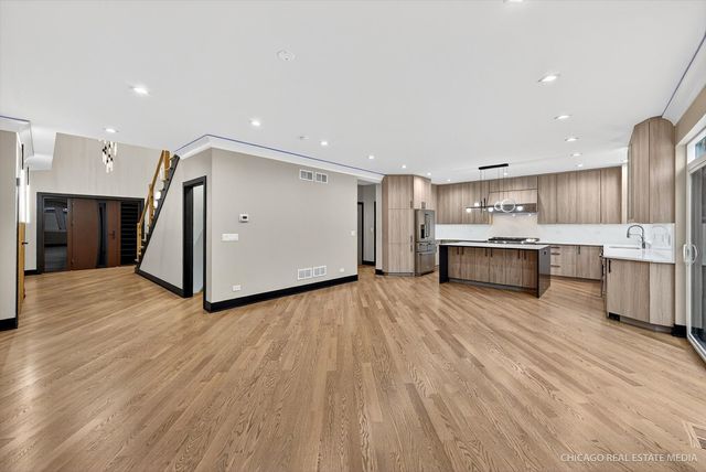 6090 Belmont Road, Downers Grove, IL 60516