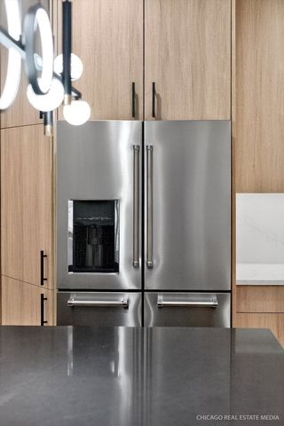 6090 Belmont Road, Downers Grove, IL 60516