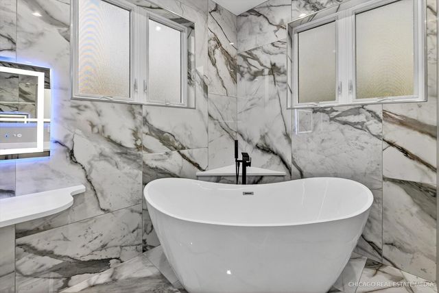 6090 Belmont Road, Downers Grove, IL 60516