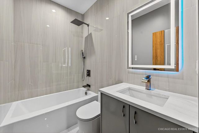 6090 Belmont Road, Downers Grove, IL 60516