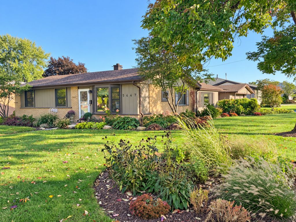 5447 131st Street, Crestwood, IL 60418 — exterior