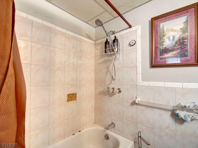 39 Rankin St, Elizabeth City, NJ 07206