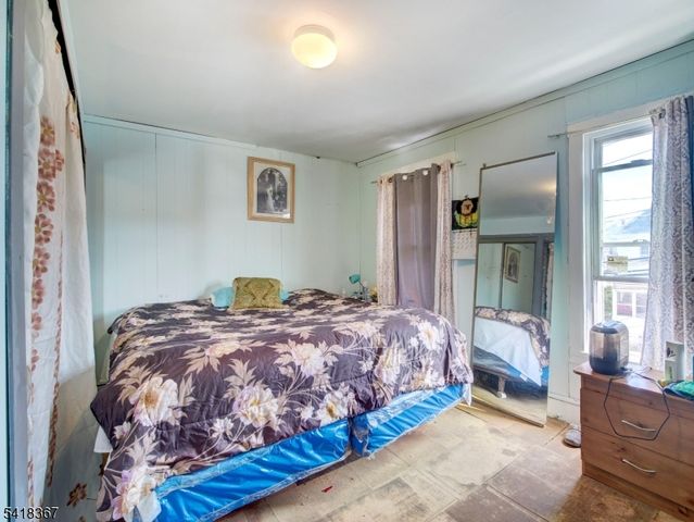 39 Rankin St, Elizabeth City, NJ 07206