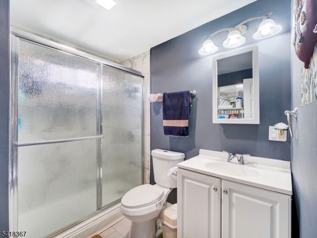 39 Rankin St, Elizabeth City, NJ 07206