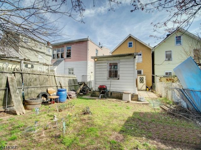 39 Rankin St, Elizabeth City, NJ 07206