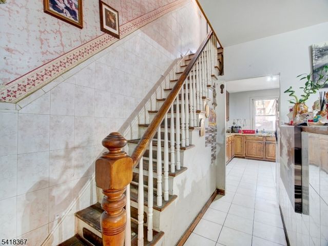 39 Rankin St, Elizabeth City, NJ 07206