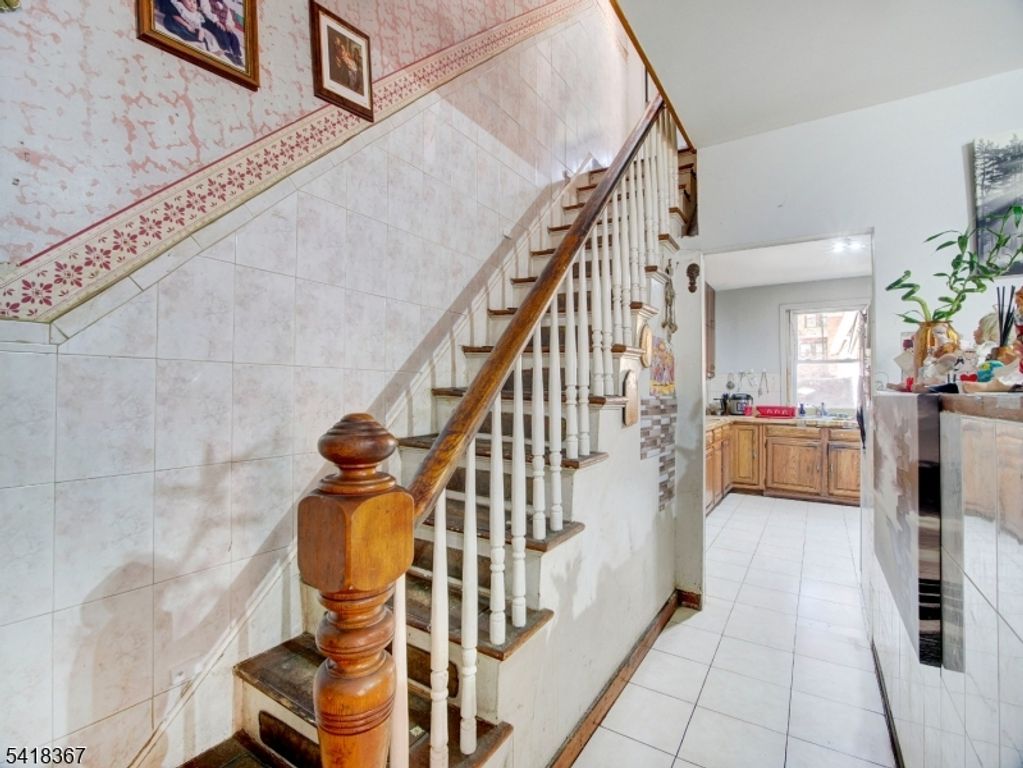 39 Rankin St, Elizabeth City, NJ 07206 — photo 5
