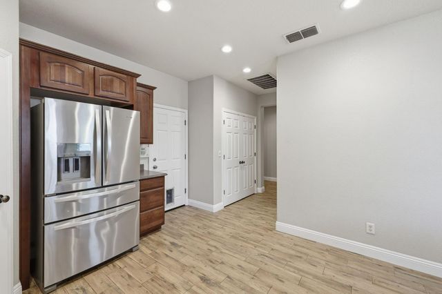 986 Ashford Ln, Lincoln, CA 95648
