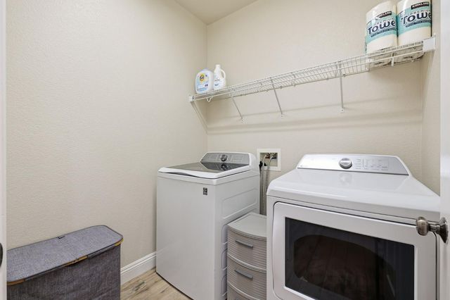 986 Ashford Ln, Lincoln, CA 95648