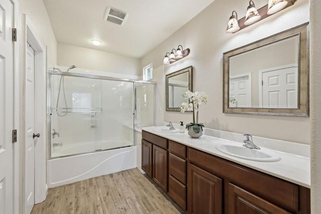 986 Ashford Ln, Lincoln, CA 95648