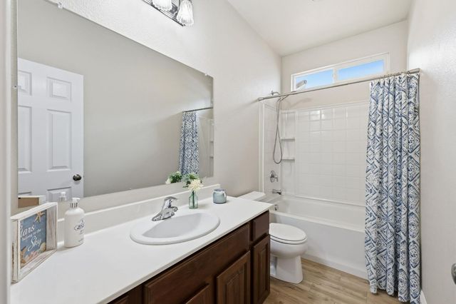 986 Ashford Ln, Lincoln, CA 95648