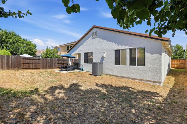 986 Ashford Ln, Lincoln, CA 95648