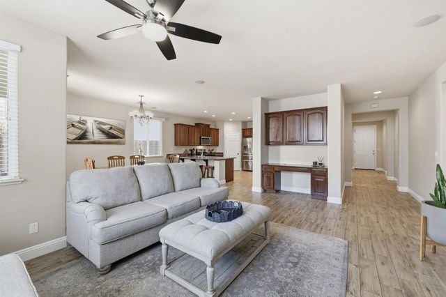 986 Ashford Ln, Lincoln, CA 95648