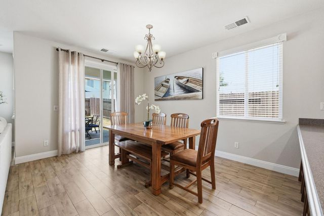986 Ashford Ln, Lincoln, CA 95648