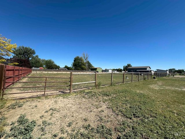 16763 Portner Rd, Nampa, ID 83686