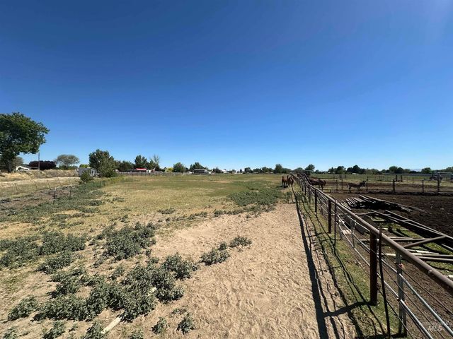 16763 Portner Rd, Nampa, ID 83686