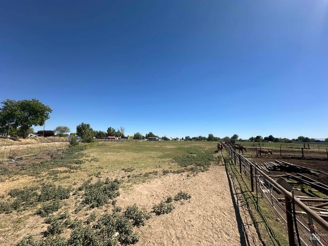 16763 Portner Rd, Nampa, ID 83686
