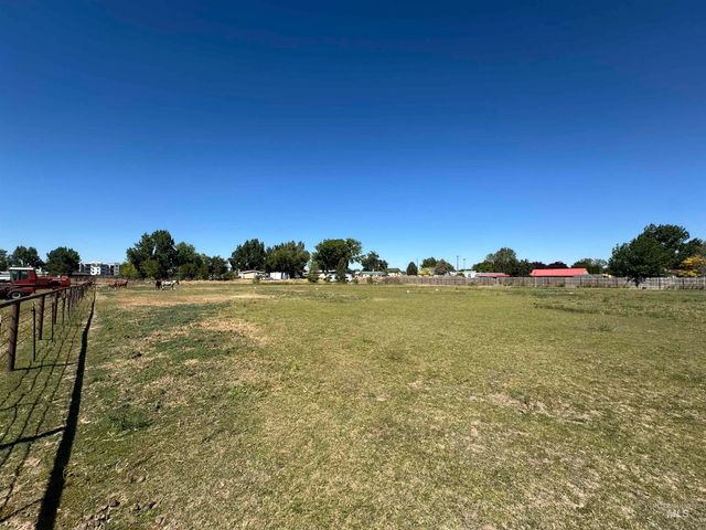 16763 Portner Rd, Nampa, ID 83686