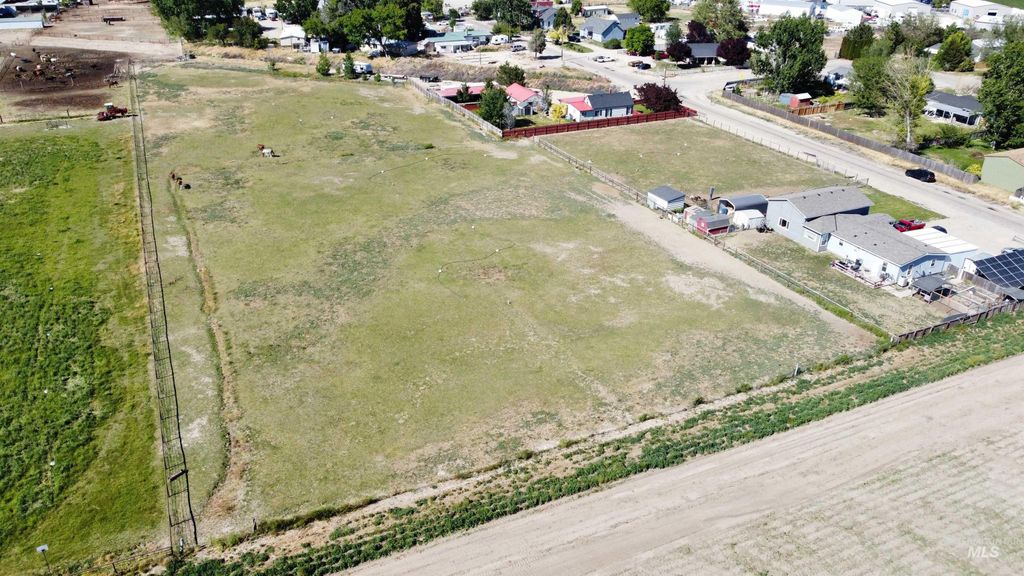 16763 Portner Rd, Nampa, ID 83686