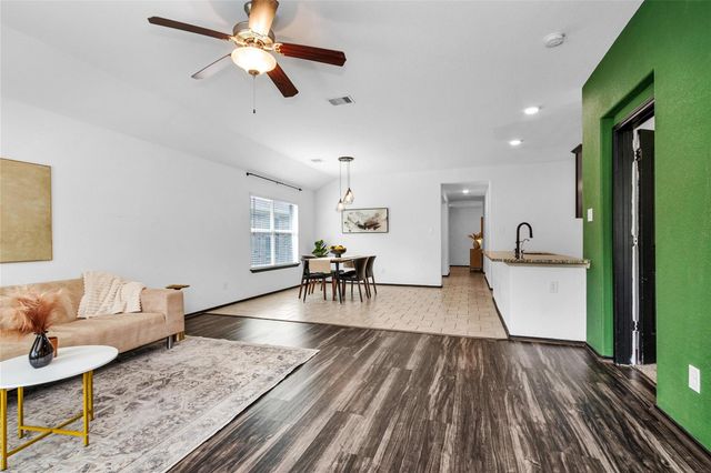 23050 Ari Creek Way, Tomball, TX 77375