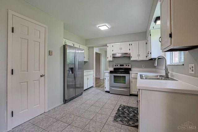 11180 Lincolnshire Drive, Forest Park, OH 45240