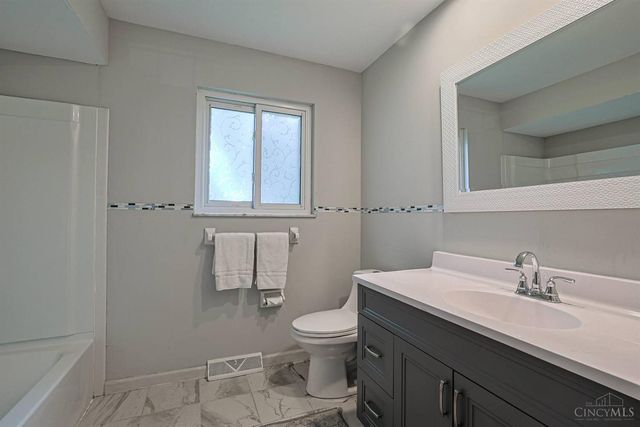 11180 Lincolnshire Drive, Forest Park, OH 45240