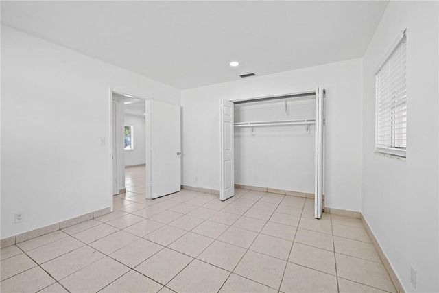 581 NW 17th Place, Fort Lauderdale, FL 33311