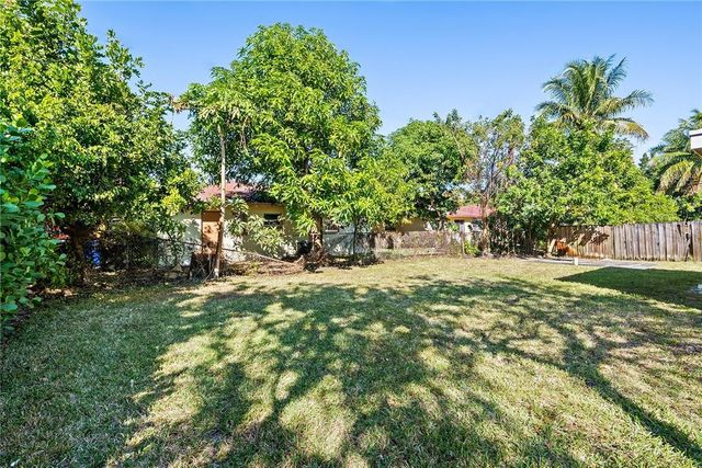 581 NW 17th Place, Fort Lauderdale, FL 33311