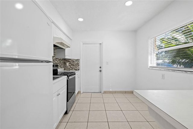 581 NW 17th Place, Fort Lauderdale, FL 33311