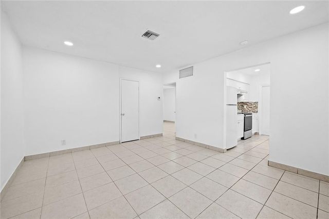 581 NW 17th Place, Fort Lauderdale, FL 33311