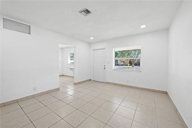 581 NW 17th Place, Fort Lauderdale, FL 33311
