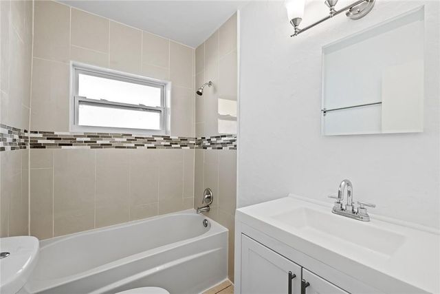 581 NW 17th Place, Fort Lauderdale, FL 33311