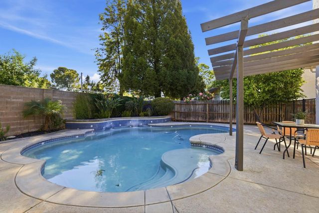 509 Tarrant Ct, Roseville, CA 95747