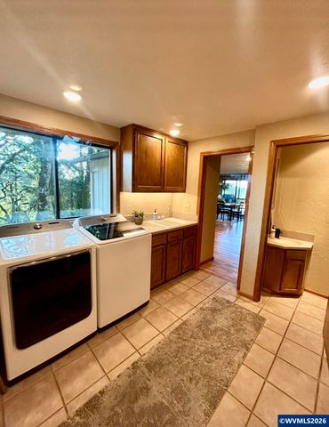 5833 NW Highland Pl, Corvallis, OR 97330