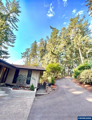 5833 NW Highland Pl, Corvallis, OR 97330