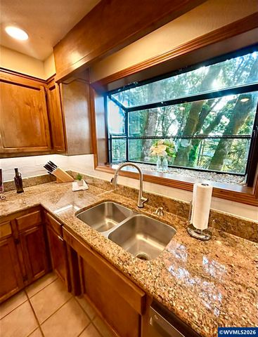 5833 NW Highland Pl, Corvallis, OR 97330