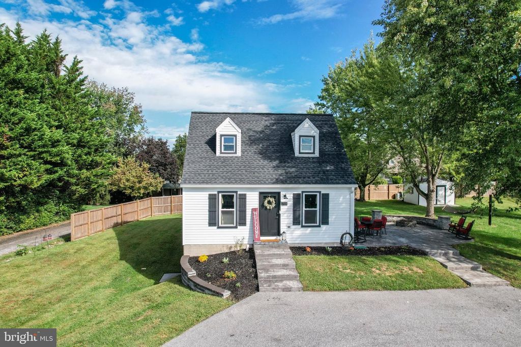 Image 1 of property listing at 1318 NAUGAHYDE RD, Westminster, MD 21157