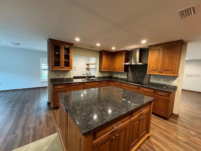 5033 VIVIENDA WAY 19, Sarasota, FL 34235