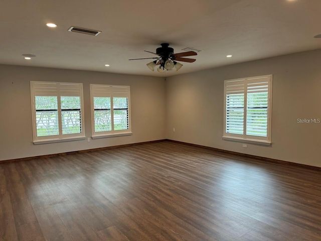 5033 VIVIENDA WAY 19, Sarasota, FL 34235