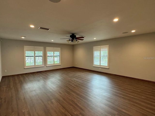 5033 VIVIENDA WAY 19, Sarasota, FL 34235