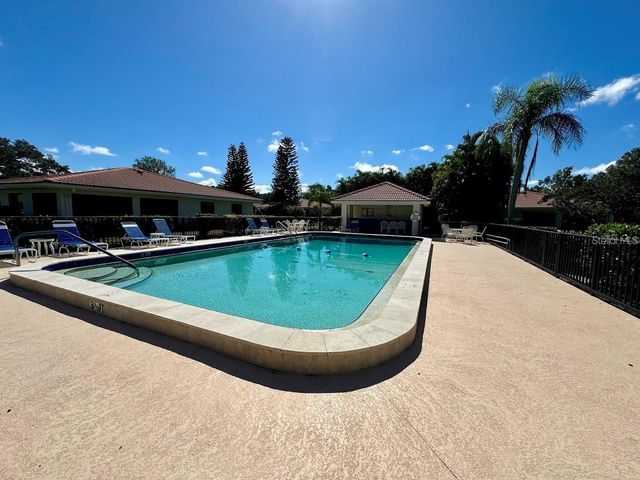 5033 VIVIENDA WAY 19, Sarasota, FL 34235