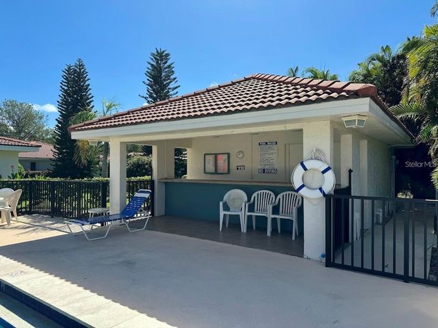 5033 VIVIENDA WAY 19, Sarasota, FL 34235