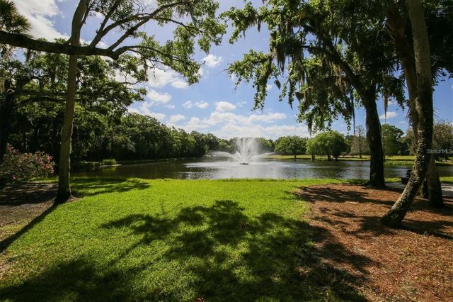 5033 VIVIENDA WAY 19, Sarasota, FL 34235