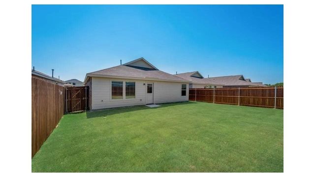 2402 Mobile Drive, Ennis, TX 75119