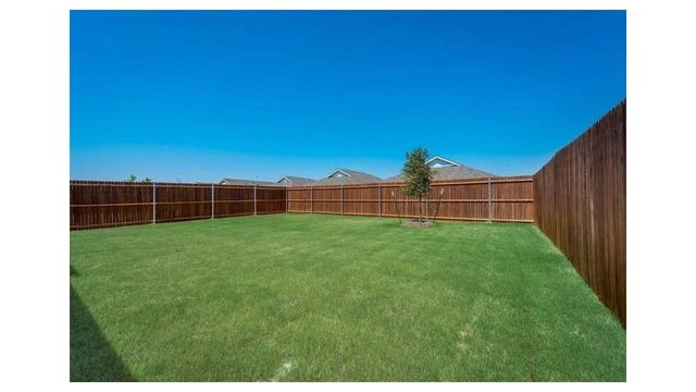 2402 Mobile Drive, Ennis, TX 75119
