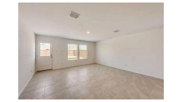 2402 Mobile Drive, Ennis, TX 75119