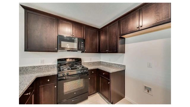 2402 Mobile Drive, Ennis, TX 75119